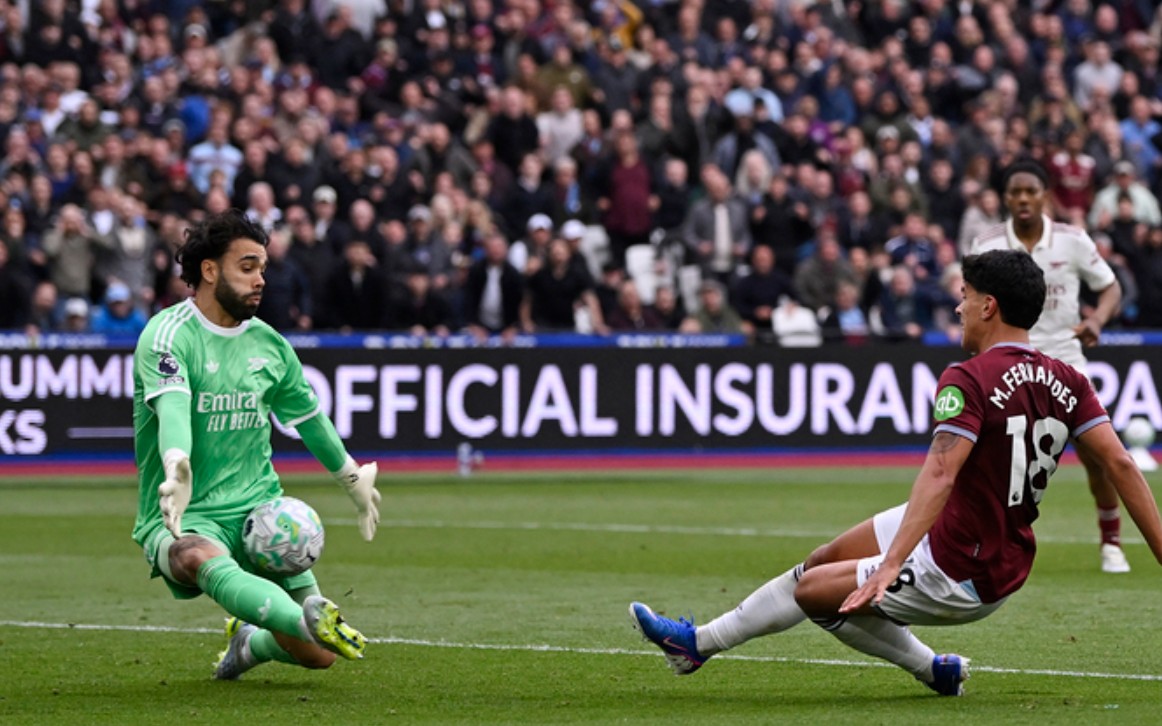 Tranh cãi Arsenal thoát bàn thua bùng nổ khi Pháo thủ đánh bại West Ham 1-0